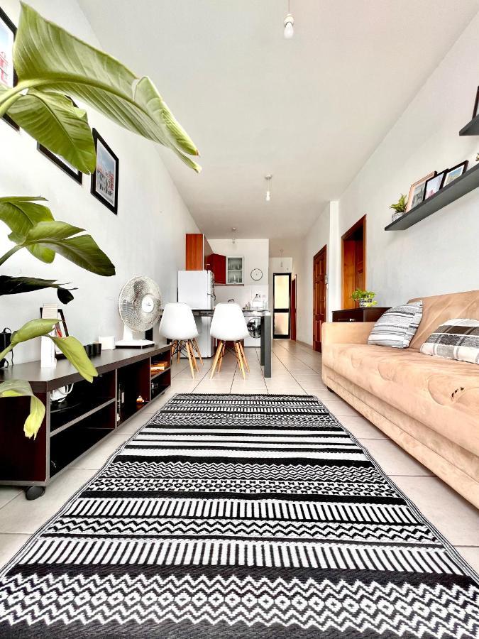 F8 1 Seaview Room, Living And Bathroom Shared , Stjulians Saint Julian's Ngoại thất bức ảnh