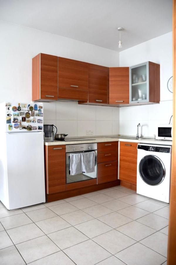 F8 1 Seaview Room, Living And Bathroom Shared , Stjulians Saint Julian's Ngoại thất bức ảnh